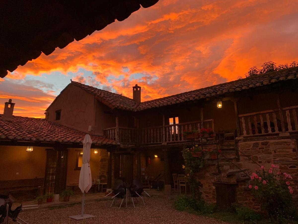 Casa Rural Las Aguedas Murias de Rechivaldo Exterior photo