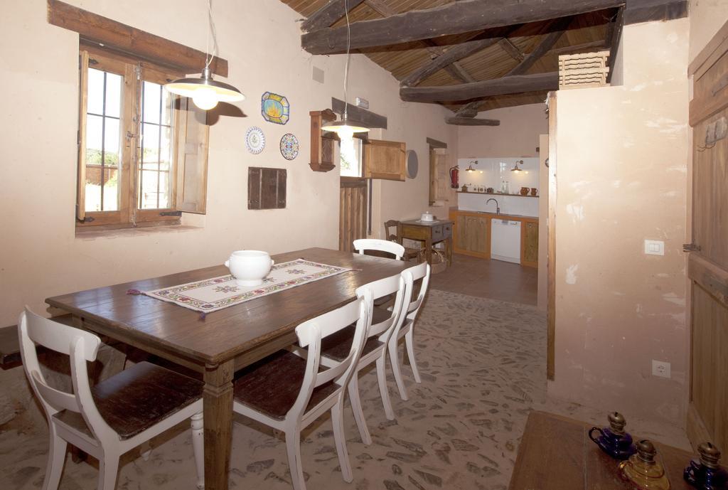 Casa Rural Las Aguedas Murias de Rechivaldo Exterior photo